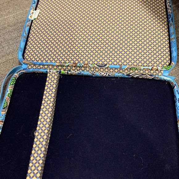 Vera Bradley Computer Carrier - Picture 4 of 4